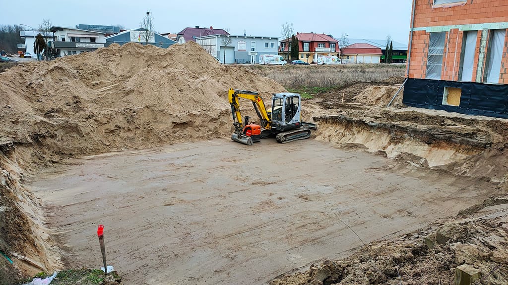 Wall - Bagger Erdarbeiten