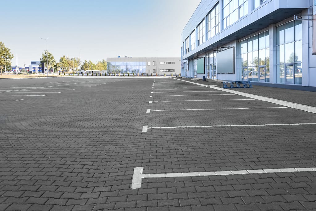 Parkflächen und Parkplatz Bau Pflasterarbeiten Firma - Wall Tiefbau